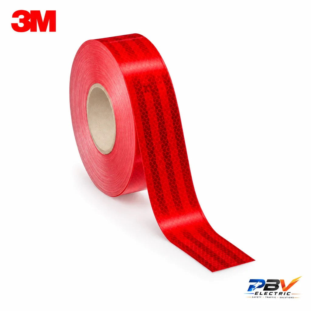 3M Diamond Grade เทปสะท้อนแสง สีแดง ม้วนเทปบนพื้นขาว