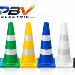 กรวยจราจรสูง 70 ซม. แถบสะท้อนแสง 2 แถบ สีฟ้า เขียว เหลือง น้ำเงิน ขาว และดำ บนพื้นขาว พร้อมโลโก้ PBV ELECTRIC